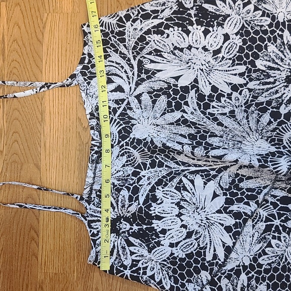 Women's Black and White Floral Print Relax Fit High Low Spaghetti Top(Sz 4) - Picture 5 of 8